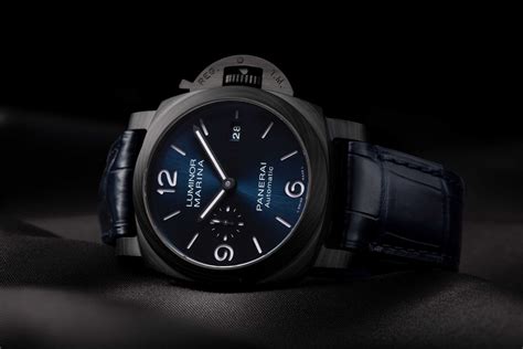 Time Trial: Panerai Luminor Marina Carbotech Blu Notte PAM01664